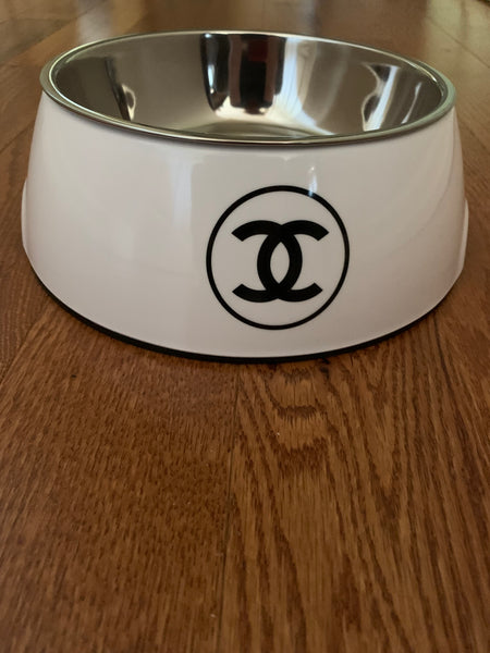 Bol pour chien inspiré de Chanel / Dog bowl inspired by Chanel