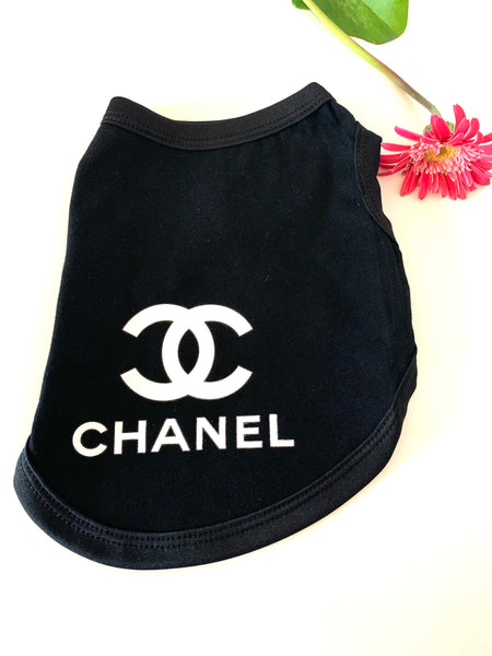 Chemise sans manches inspiré de Chanel pour chiens et chats / sleeveless shirt inspired by Chanel for dogs and cats