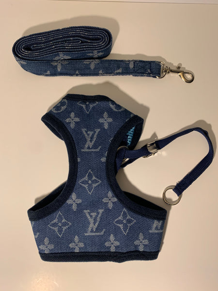 Ensemble harnais et laisse pour chien en jean bleu inspiré de Louis Vuitton / blue denim jeans dog harness and leash set inspired by Louis Vuitton