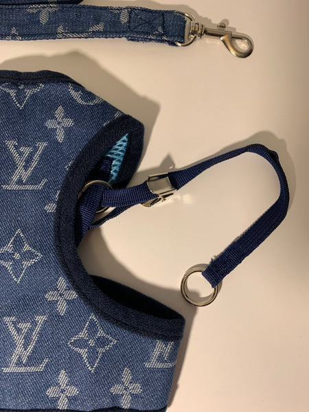 Ensemble harnais et laisse pour chien en jean bleu inspiré de Louis Vuitton / blue denim jeans dog harness and leash set inspired by Louis Vuitton