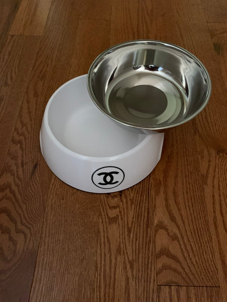 Bol pour chien inspiré de Chanel / Dog bowl inspired by Chanel