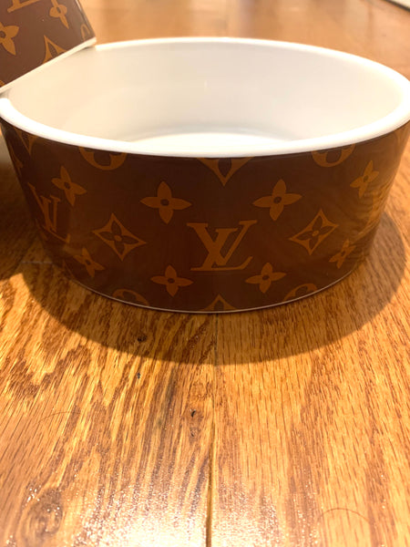 Bol pour chien en céramique marron inspiré de Louis Vuitton /brown ceramic dog bowl inspired by Louis Vuitton